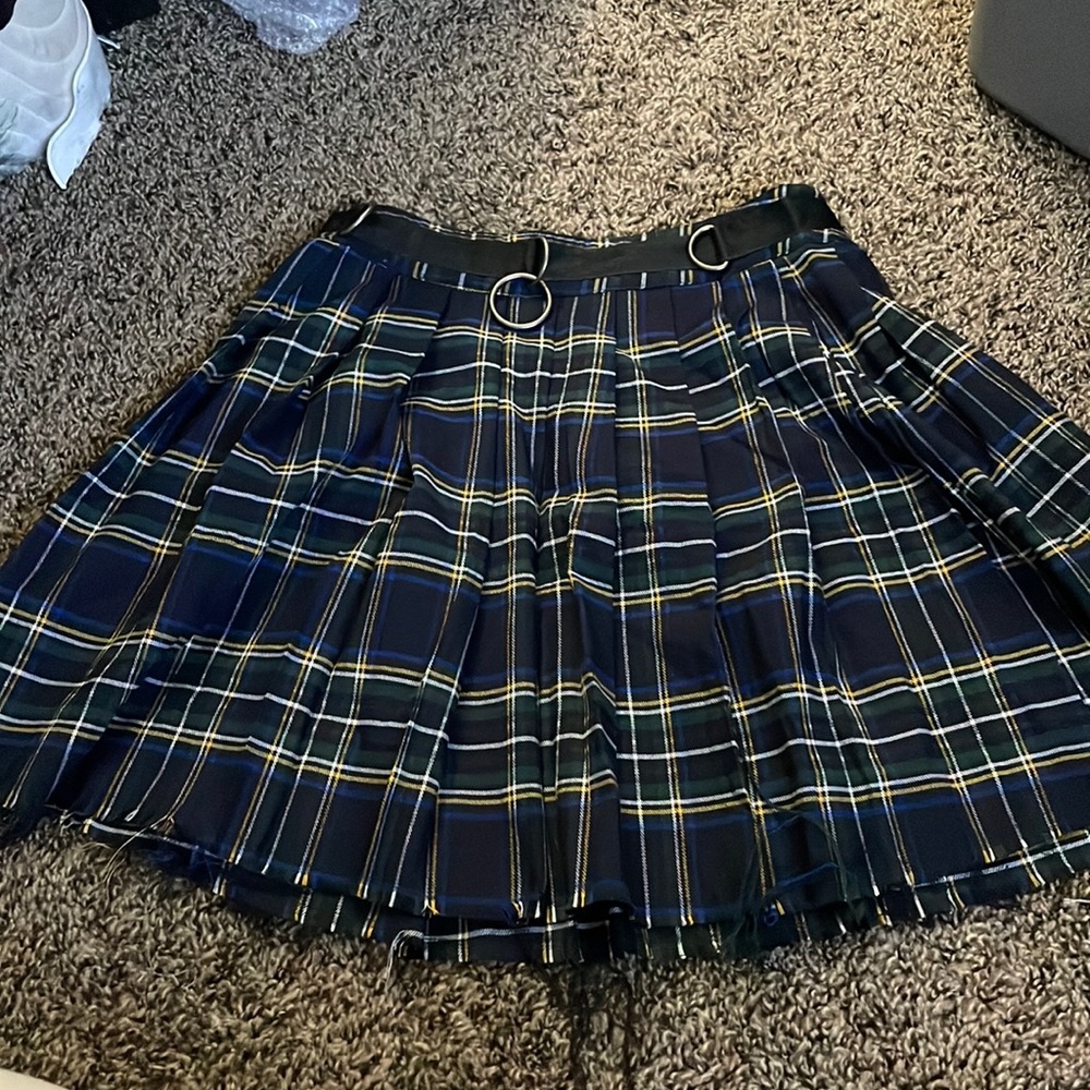 cute school girl skirt!